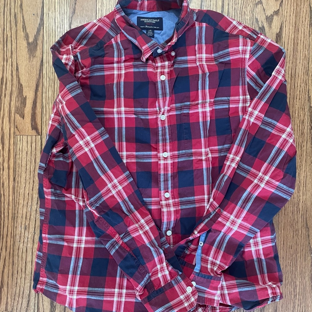 Men’s American Eagle Plaid Button Down